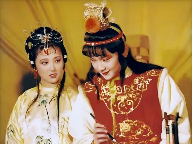 贾宝玉为何笃定短了谁，也短不了他和林妹妹？宝玉的人事莫定智慧