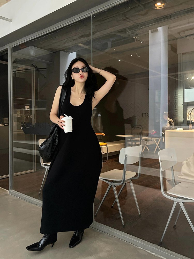 赫本风初恋盐系黑色吊带连衣裙夏季女