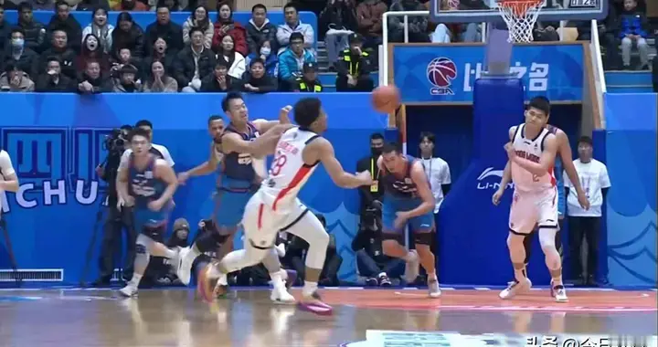 广州81:66战胜四川，郭艾伦全场最佳，徐昕贡献大，陈国豪较挣扎