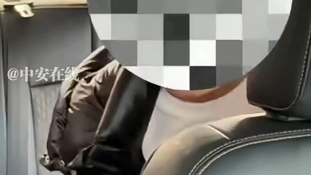 古巷中回忆过往：“叔叔，你把我放在这儿吧