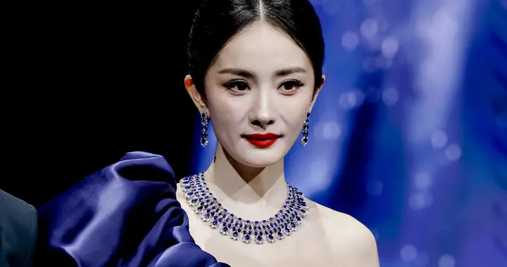 微博之夜状况百出！杨幂手撕主办方，肖战被挤到旁边，打工人背锅