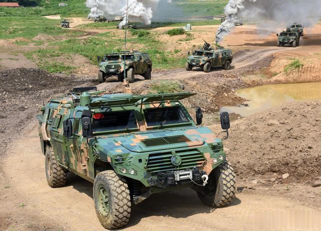 解放军陆军设有11个主力兵种，每个兵种专门配属一个副军级军校！