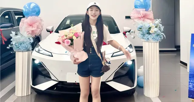 新手停车难破解！深蓝S07自动泊车27秒搞定，还带华为ADS