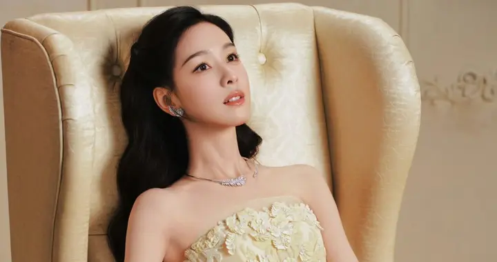 陈都灵清冷感太绝了！从复古名伶到林间仙子，每一套都长在审美点