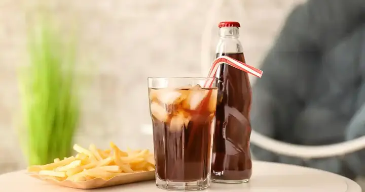 可乐再次被关注！医生发现：高血压者喝可乐，不用多久或有6变化