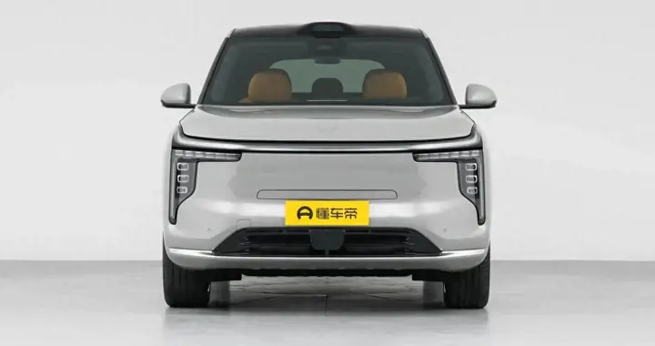 智己LS8，30万级的全家旗舰，灵蜥底盘 + 四轮转向，抢先体验