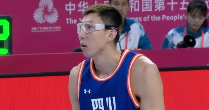 锐评周琦：身体天赋国内罕见 精神属性拉了一地