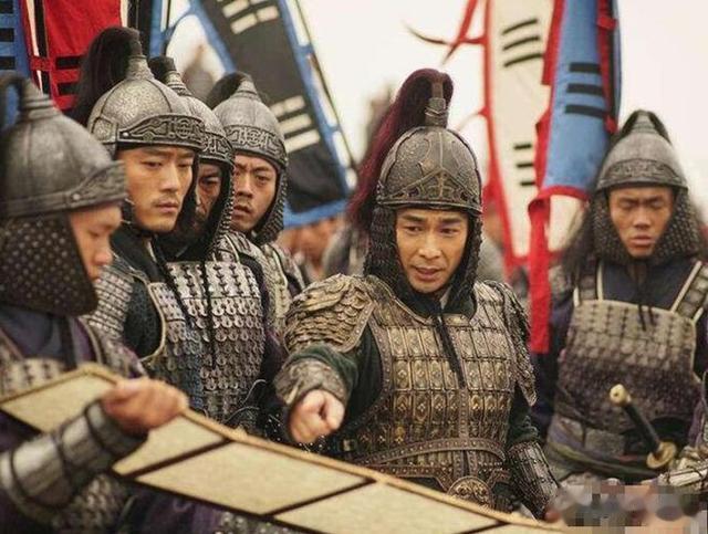 中国从古至今到底有几种兵役制度？1949年5月6日解放军包围上海