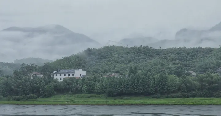 笑我回村建房太疯癫，我笑他们看不穿：这块地是三代人最后的退路
