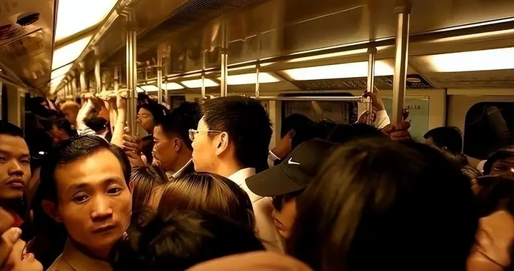 ＂新型穷人＂席卷了中国：有房有车，生活光鲜，却没有城市归属感