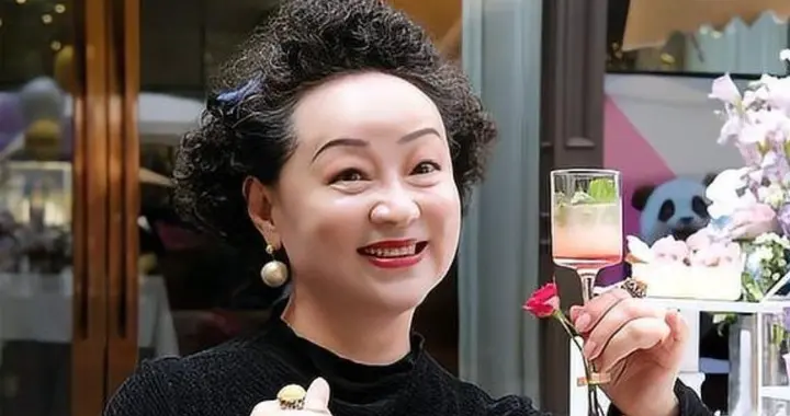 戏里演了几十个妈，戏外陈卫一句话点破了婆媳关系的真相