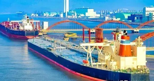 船长，你为谁下跪？航运业尊严的沉没，谁来埋单？