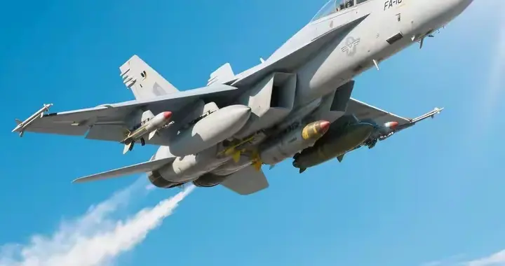 美军南海一天连摔两机还嘴硬？这“甩锅话术”，川普看了都得喊哥