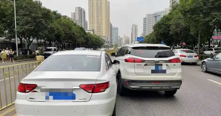 日常开车时，别人在你的车头加塞，你让不让？