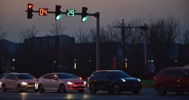 开过车才懂，人和人的认知差，全在这一脚油门里