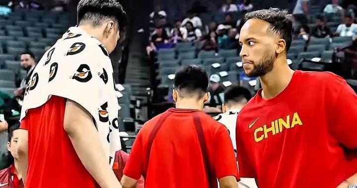 太暖心！李凯尔率队逆转，通道折返送球衣太圈粉