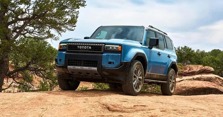 燃油车双赛道突围：功能与情怀的价值回归！