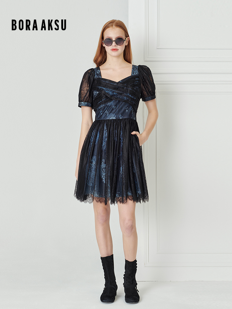 法式复古方领泡泡袖黑蕾丝连衣裙