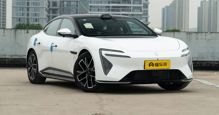 豪华轿车！阿维塔06：颜值高，配置强，华为辅助驾驶体验超棒