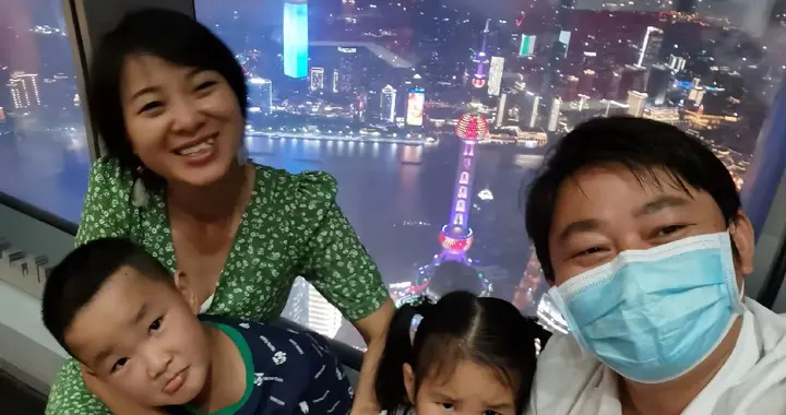 夺冠得张雪机车的老板张雪