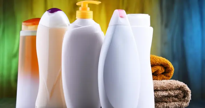 遭官方曝光的毒洗发水，很多家庭还在用，难怪头发会越来越少