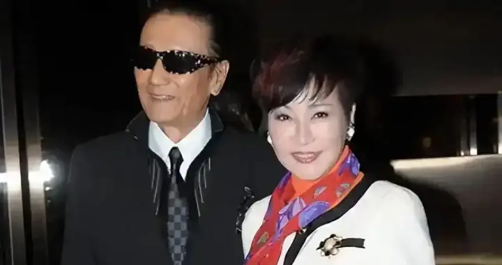 谢贤离世，谢霆锋悲痛次之，默默相伴多年的他才最难过