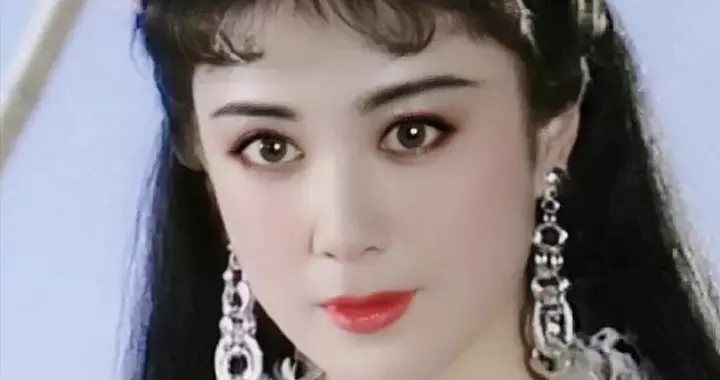 36岁离婚，52岁被拘，59岁痛失独子，“最美妲己”近况令人唏嘘
