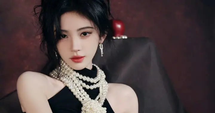 鞠婧祎今日星光大赏出图