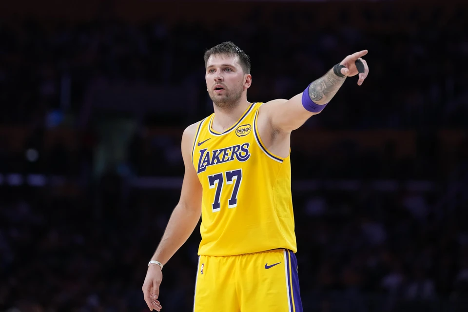 看NBA上咪咕视频，在新赛季常规赛湖人对阵勇士的比赛中，最终湖人127...