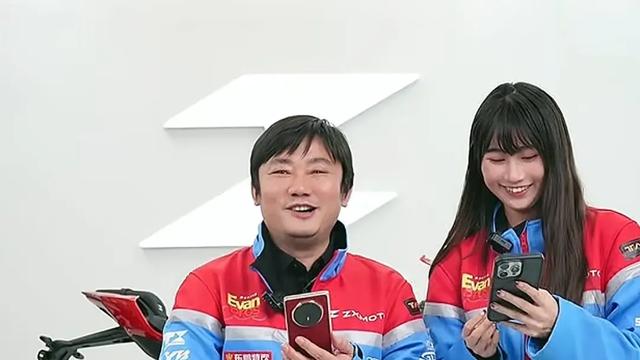 行知所见：这速度太快了， 张雪的车被谁拍