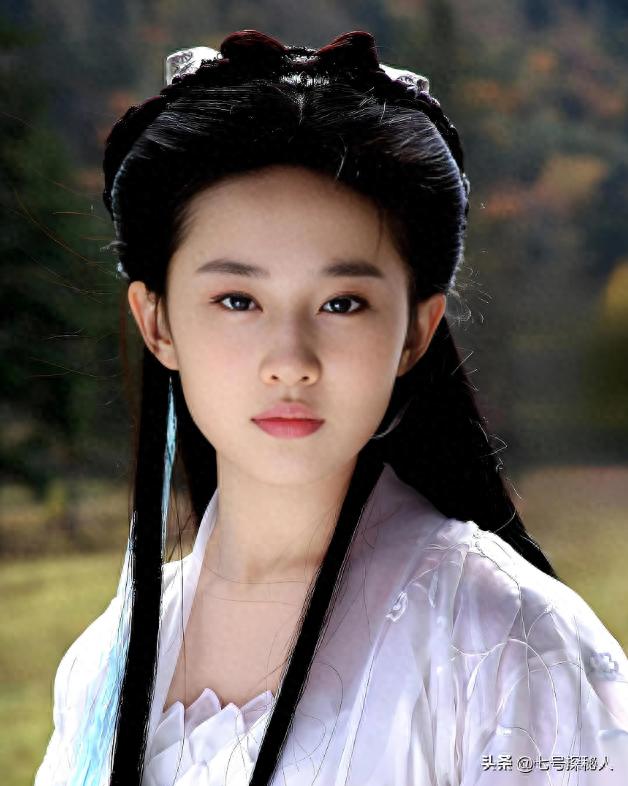 向太盛赞刘亦菲妈妈：离婚后为女不再嫁，是 &;富养女儿&;的典范