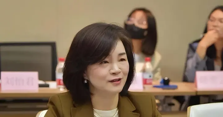 她是苹果第二大供应商，每年赚走苹果100多亿，吴春媛到底有多牛