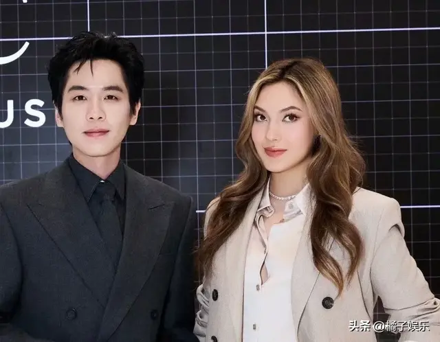 谷爱凌晒与张若昀合照，一个沉稳内敛，一个活力自信，精英气场强