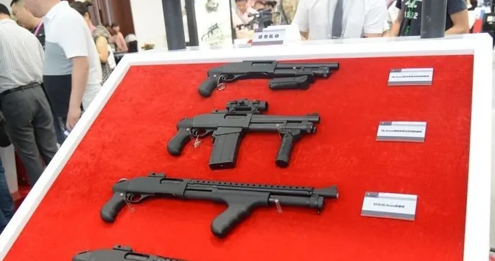 97式霰弹枪能发射6种弹药，防暴威力有多强？