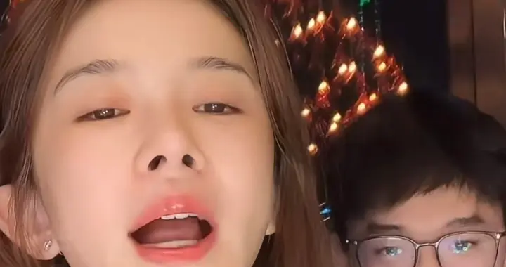 娱乐圈又炸锅了！赵樱子在直播间官宣了小12岁的圈外男友