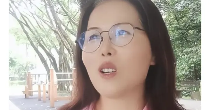 马筱梅带娃已回京，小杨阿姨话里有话替玥儿箖箖打抱不平，难说