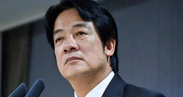 特朗普叫停140亿军售，转头派特种兵窜台，这出双簧骗得了谁？