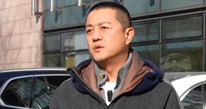 演都不演！李亚鹏收千万捐助仅1天，恶心一幕出现，结局大快人心