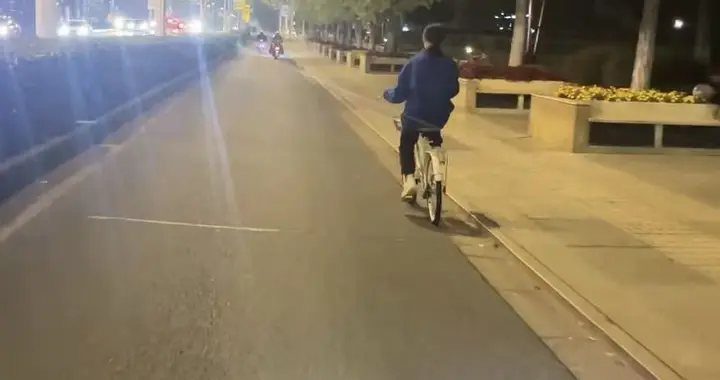 孩子追问 “你回答我问题呀”，我才发现沉默伤孩子最深