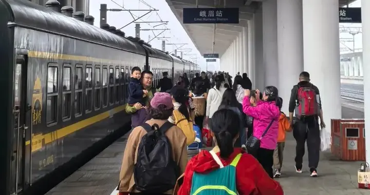 2元起的慢火车，沿途景点超赞，还有谁不知道？