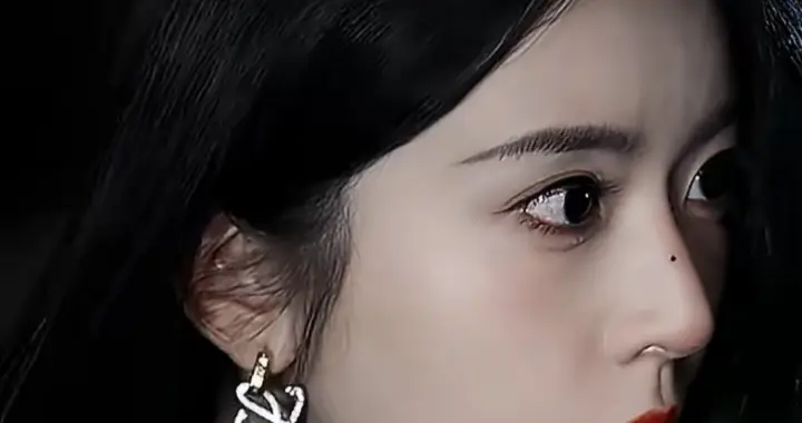 六金"被小三"事件：六年感情喂了狗，美女还是专心搞事业吧！