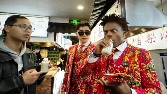 反华网红被央视打码仍叫嚣？私信威胁爱国博主，竟还有惊天黑幕！