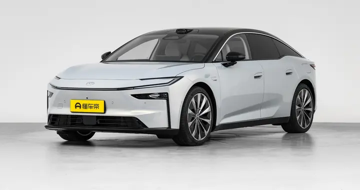 15.68万起售，真木内饰+鸿蒙座舱，丰田这车太香了吧？