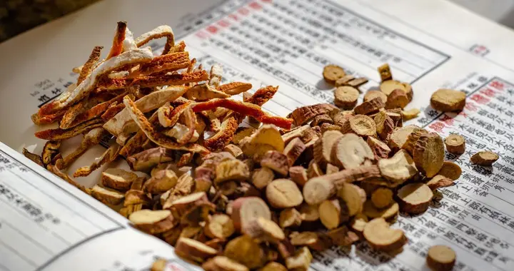 脑梗后遗症难调？通络复元汤+补阳还五汤，协同增效解难题