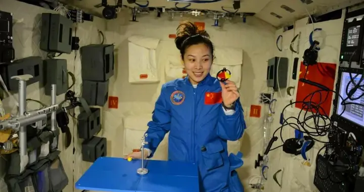 女航天员去太空前，为何要吃避孕药？背后原因也许和你想的不一样