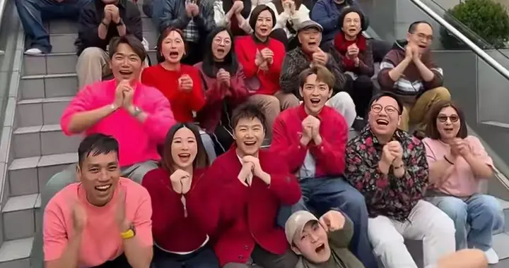 汪明荃在6000万豪宅摆年宴！超50位宾客拜年，老一辈港星状态惊人