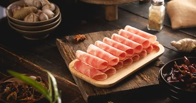 肉制品吨利创历史新高分红率近97%，双汇还是那头“现金牛”吗？