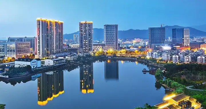金华：一座“刚刚好”的城市，不逼你拼命，也不让你躺平