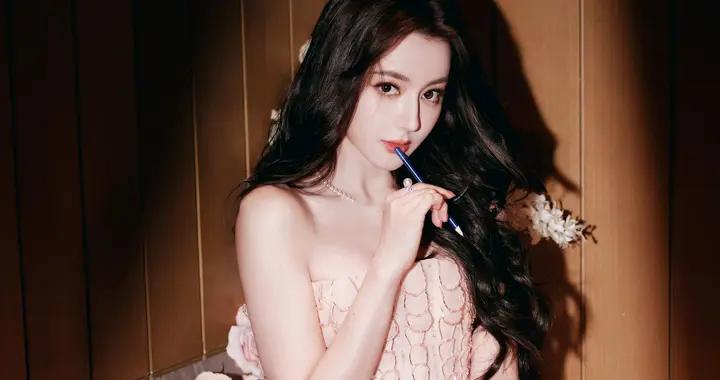 迪丽热巴人间水蜜桃