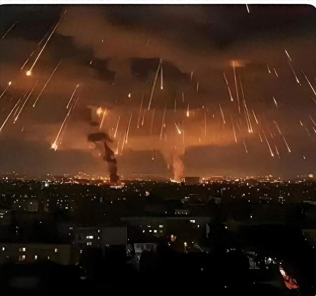 就在所有人以为，大战即将结束的时候，伊朗突然打出了最猛导弹雨